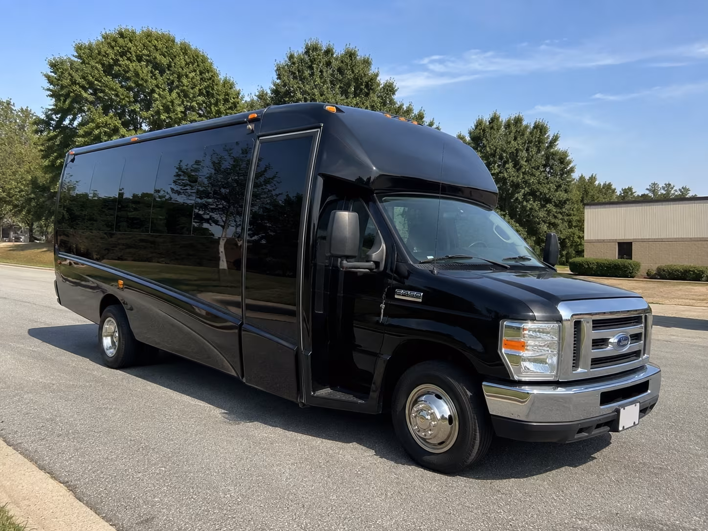 hillsboro bus rentals for oregon road trips and washington travel