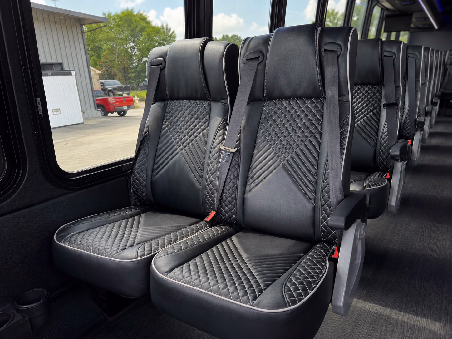 shuttle services for airline crews and airport staff in hillsboro